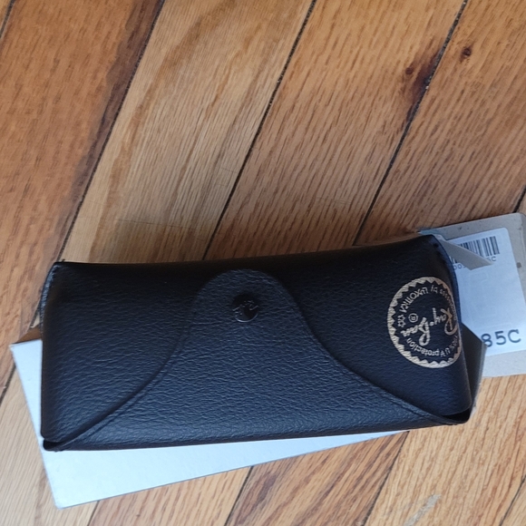 NWT Authentic RAY-BAN sun glasses - Picture 4 of 8